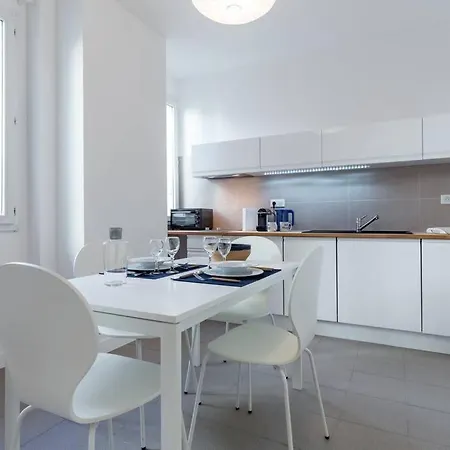 L'appartement Bleu * نيس
